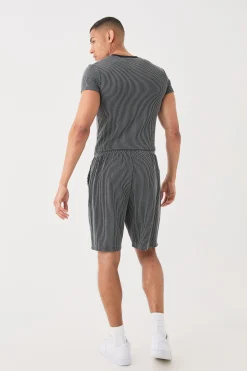 Relaxed Fit Mid Length Stripe Texture Shorts | BoohooMAN UK
