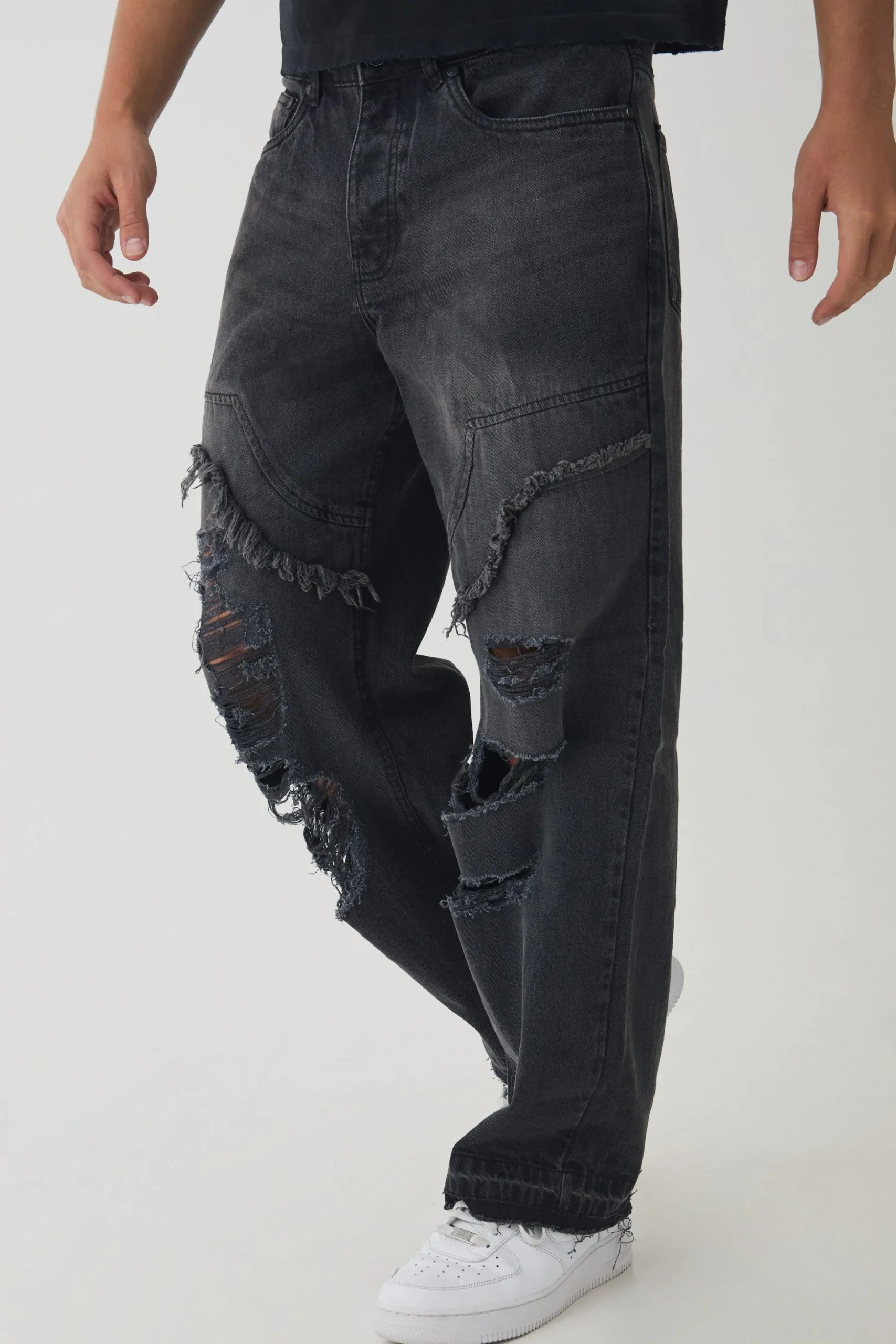 Relaxed Fit Ripped Distressed Carpenter Jeans | BoohooMAN UK
