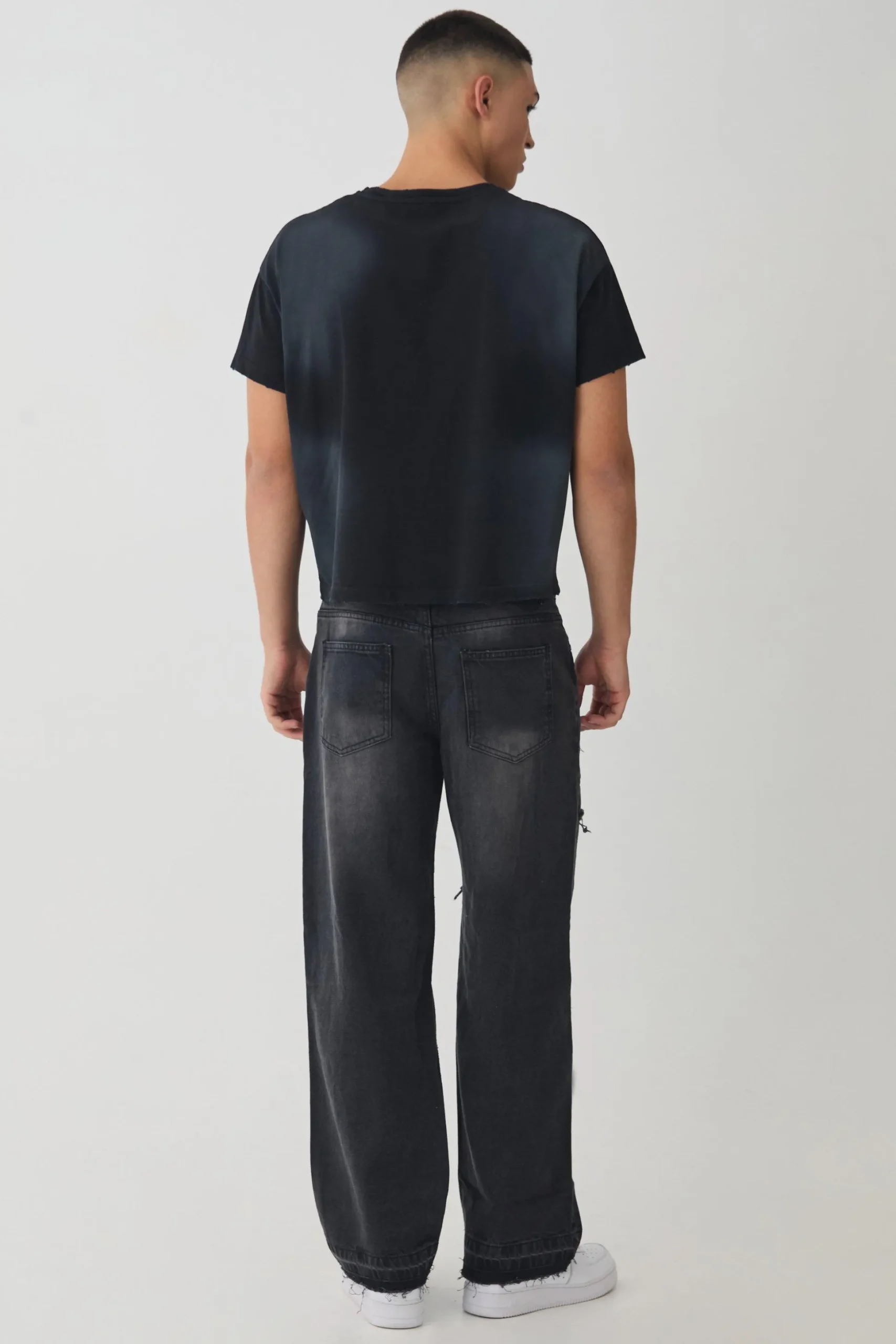 Relaxed Fit Ripped Distressed Carpenter Jeans | BoohooMAN UK