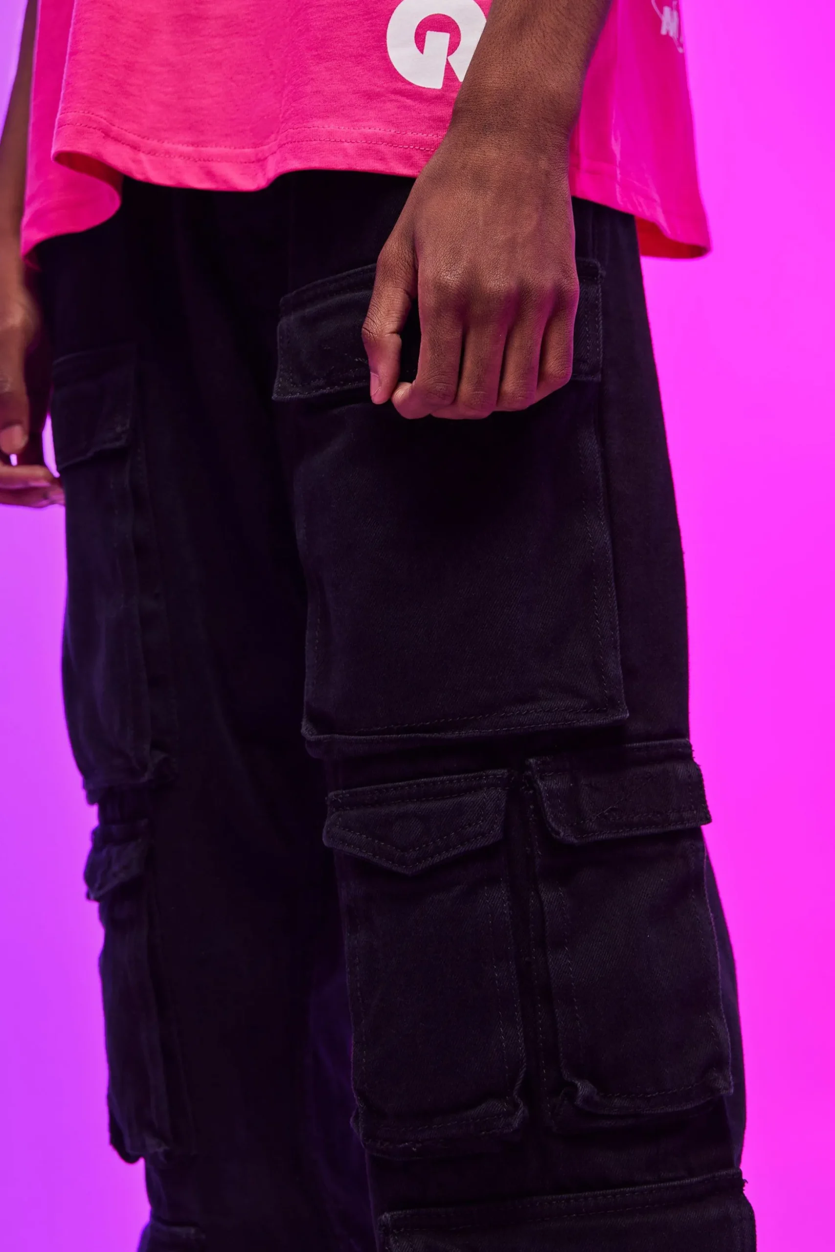 Relaxed Fit Washed Multi Pocket Cargo Jeans | BoohooMAN UK