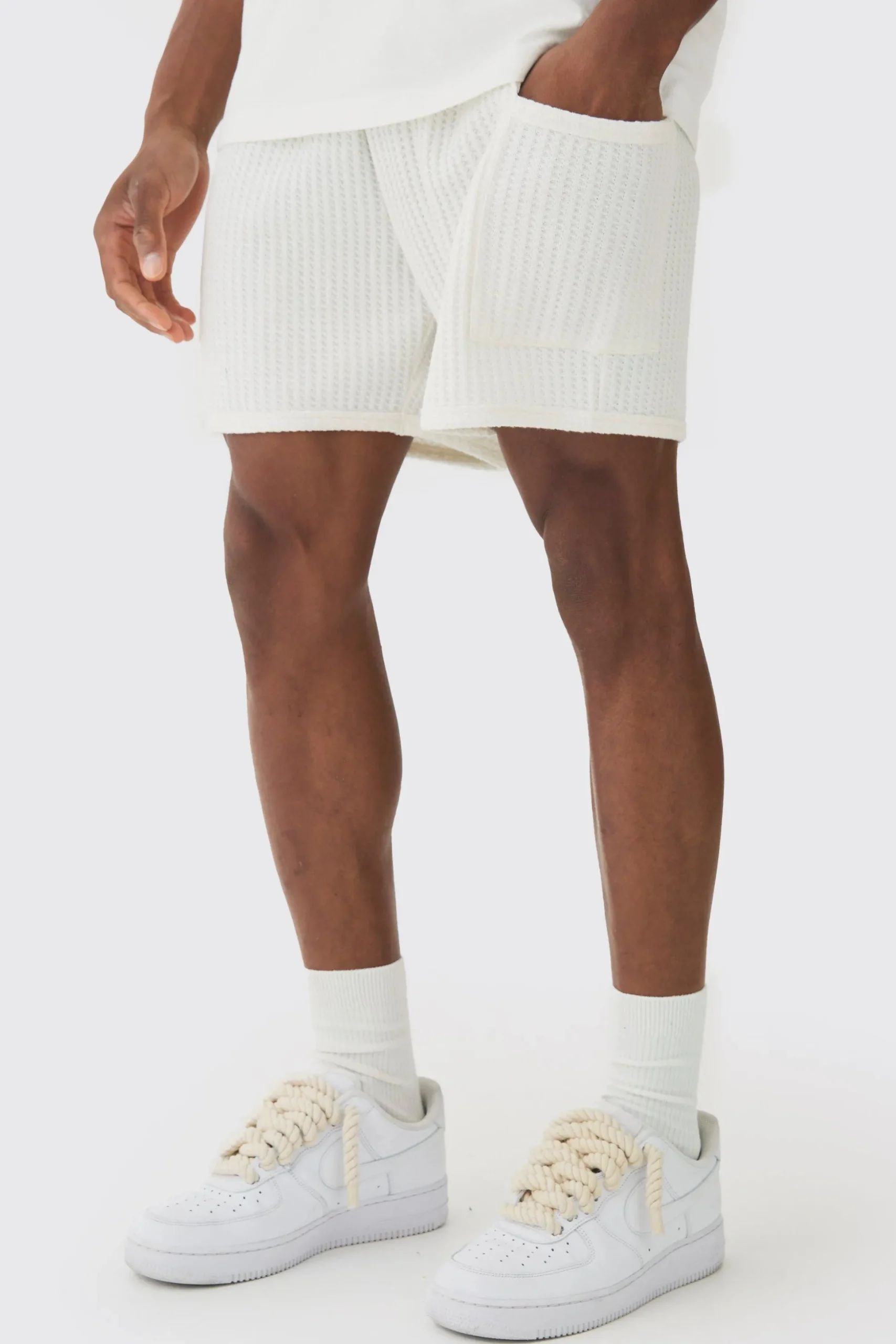 Relaxed Heavy Jumbo Waffle Patch Pocket Short | BoohooMAN UK