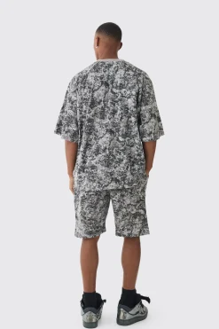 Relaxed Mid Length Abstract Printed Shorts | BoohooMAN UK