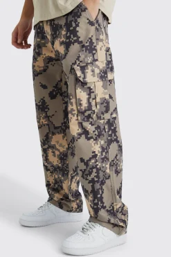 Relaxed Pixelated Camo Cargo Trouser | BoohooMAN UK