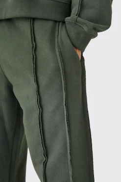 Relaxed Raw Seam Spray Wash Joggers | BoohooMAN UK