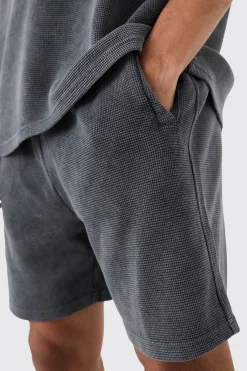 Relaxed Washed Heavyweight Waffle Shorts | BoohooMAN UK