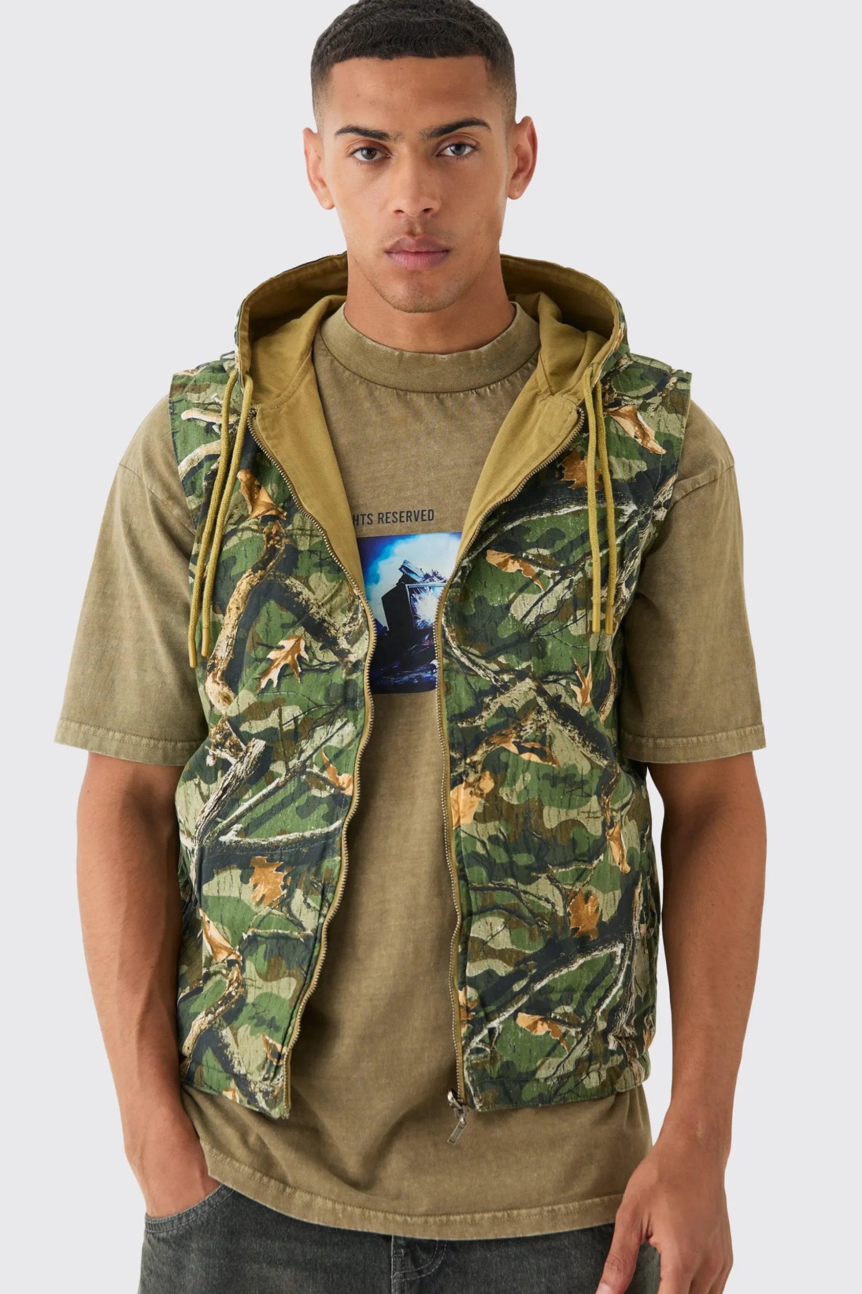 Reversible Camo Twill Gilet | BoohooMAN UK