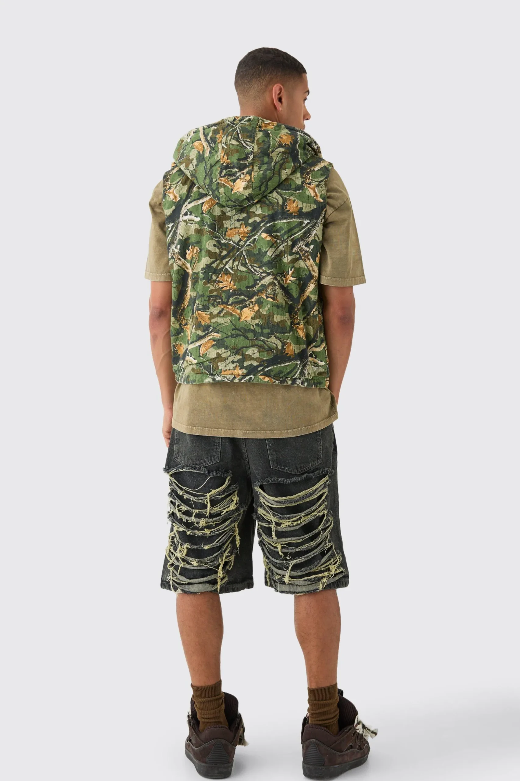 Reversible Camo Twill Gilet | BoohooMAN UK