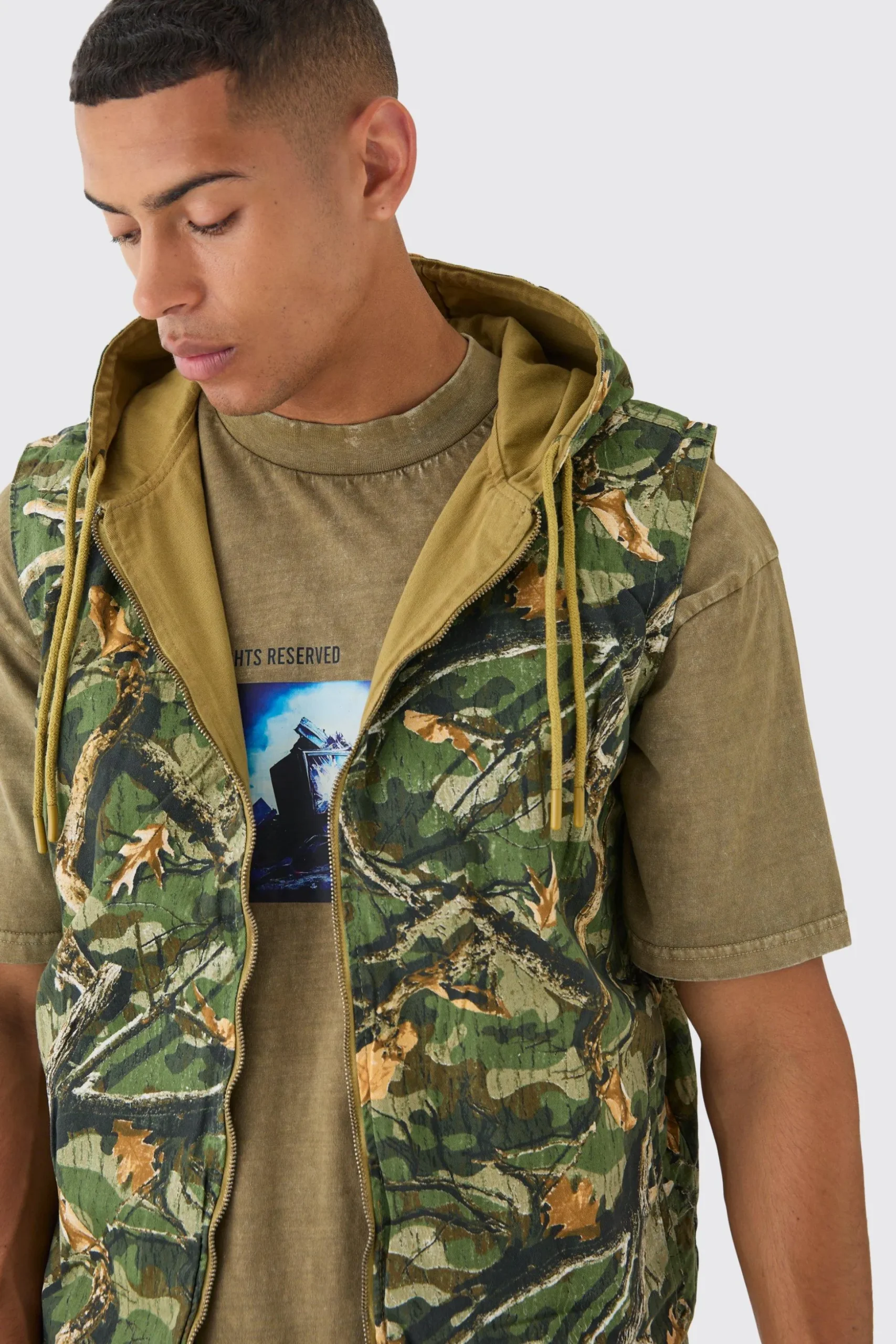 Reversible Camo Twill Gilet | BoohooMAN UK