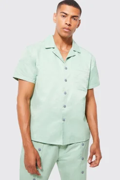 Short Sleeve Boxy Revere Popper Shirt | BoohooMAN UK