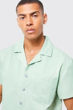 Short Sleeve Boxy Revere Popper Shirt | BoohooMAN UK