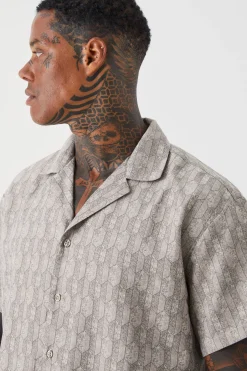 Short Sleeve Boxy Woven Smart Geo Shirt | BoohooMAN UK