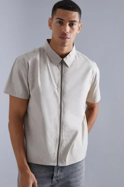 Short Sleeve Boxy Zip Shirt | BoohooMAN UK