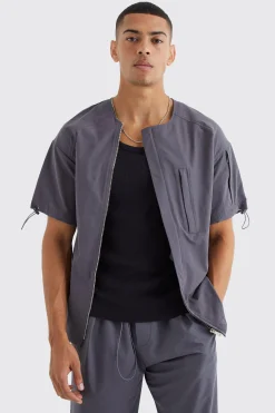 Short Sleeve Collarless Technical Zip Shirt | BoohooMAN UK