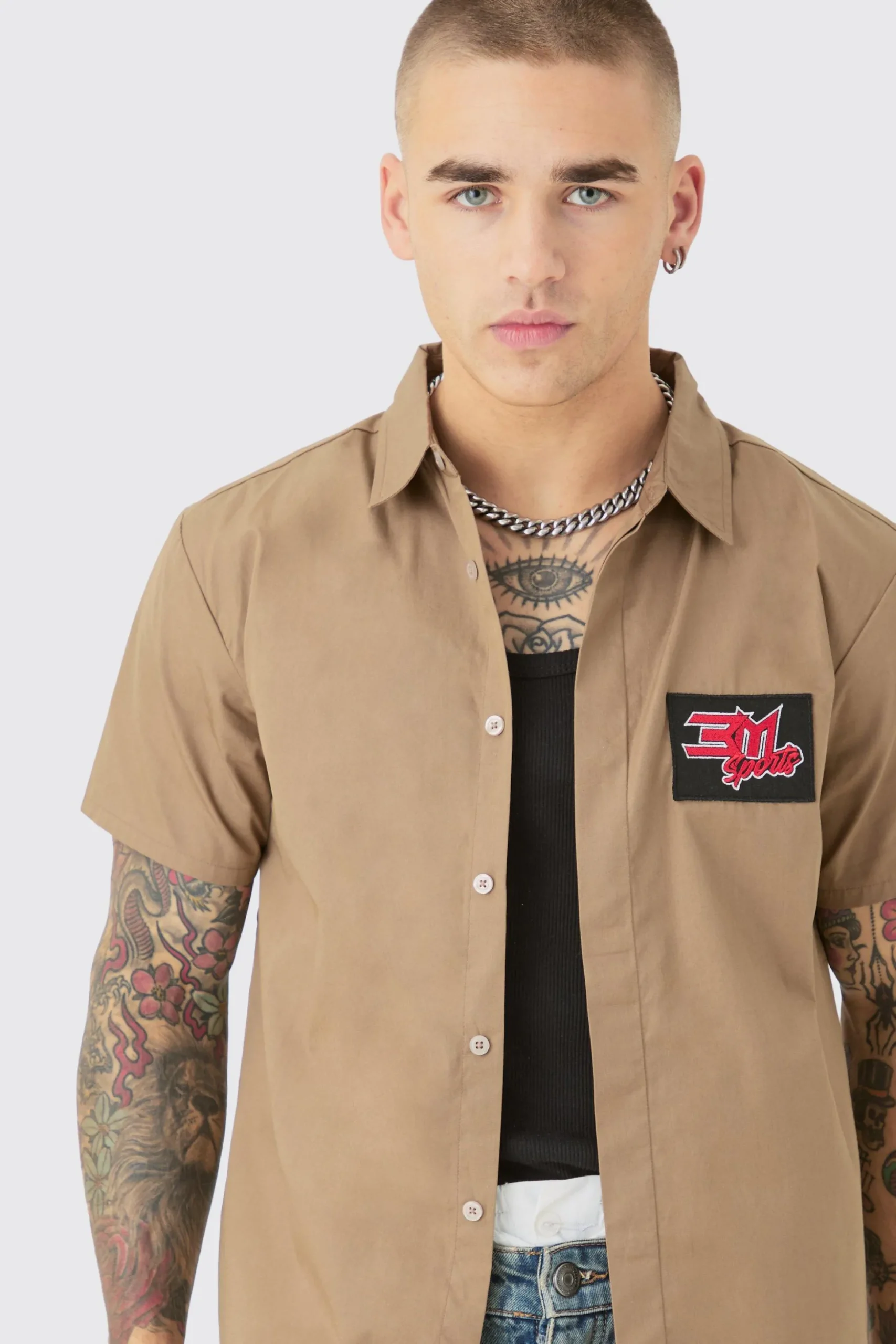 Short Sleeve Concealed Placket Moto Poplin Shirt | BoohooMAN UK