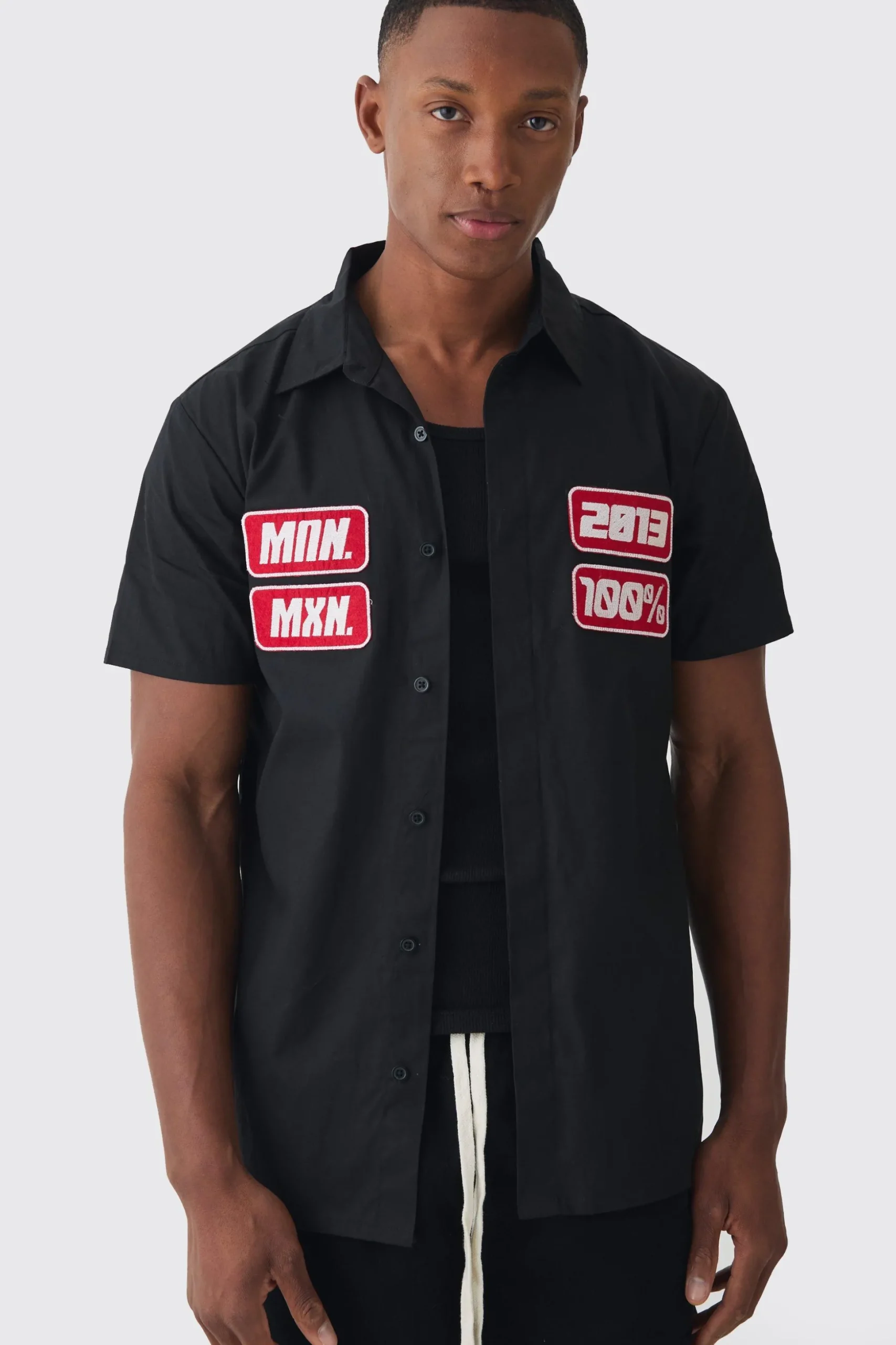 Short Sleeve Concealed Placket Moto Poplin Shirt | BoohooMAN UK