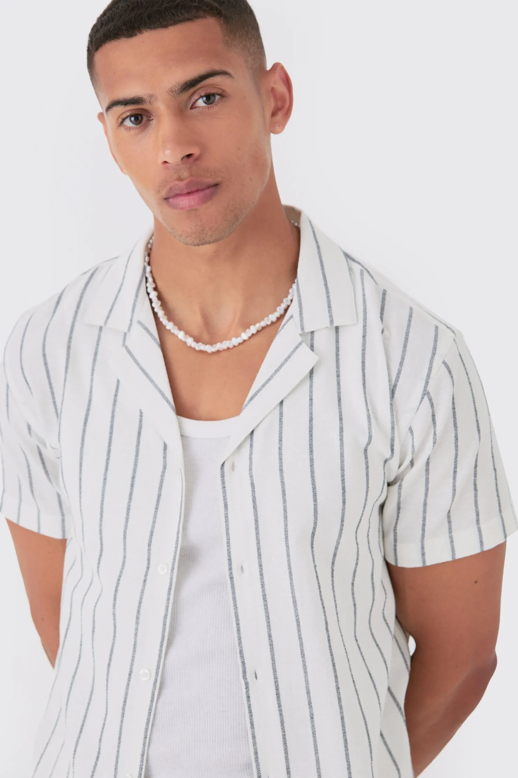 Short Sleeve Crinkle Pinstripe Shirt | BoohooMAN UK