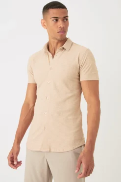 Short Sleeve Honeycomb Muscle Fit Shirt | BoohooMAN UK