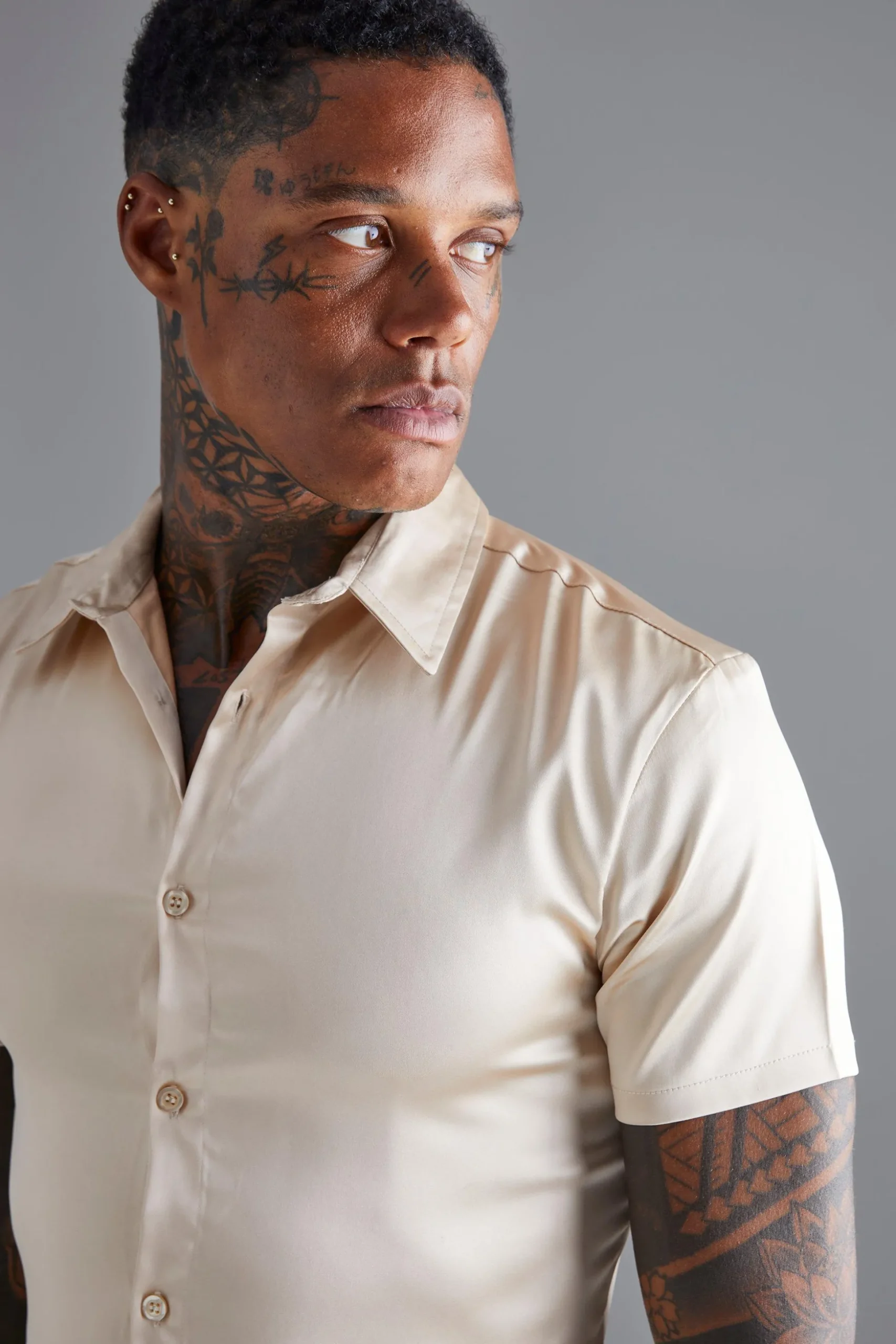 Short Sleeve Muscle Satin Shirt | BoohooMAN UK