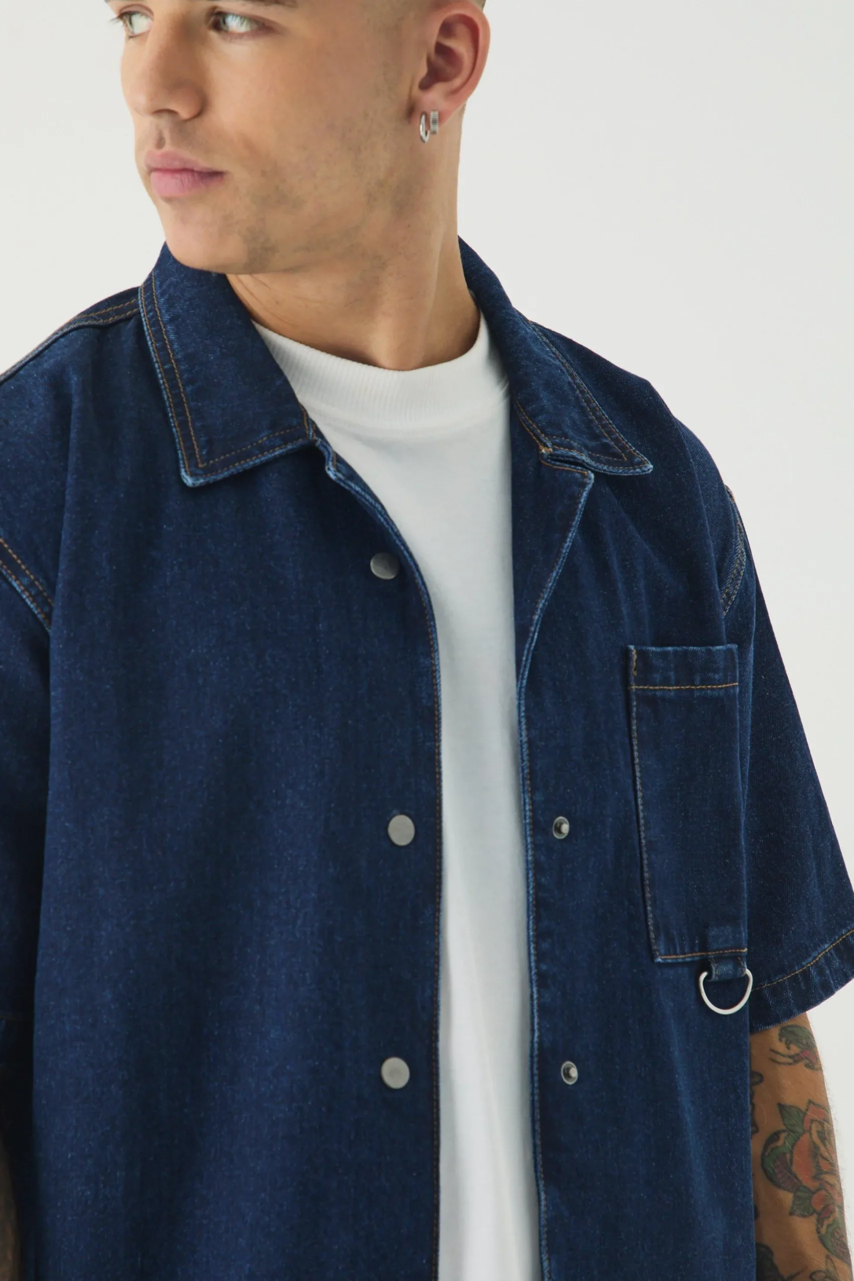 Short Sleeve Oversized Boxy Revere Denim Shirt | BoohooMAN UK