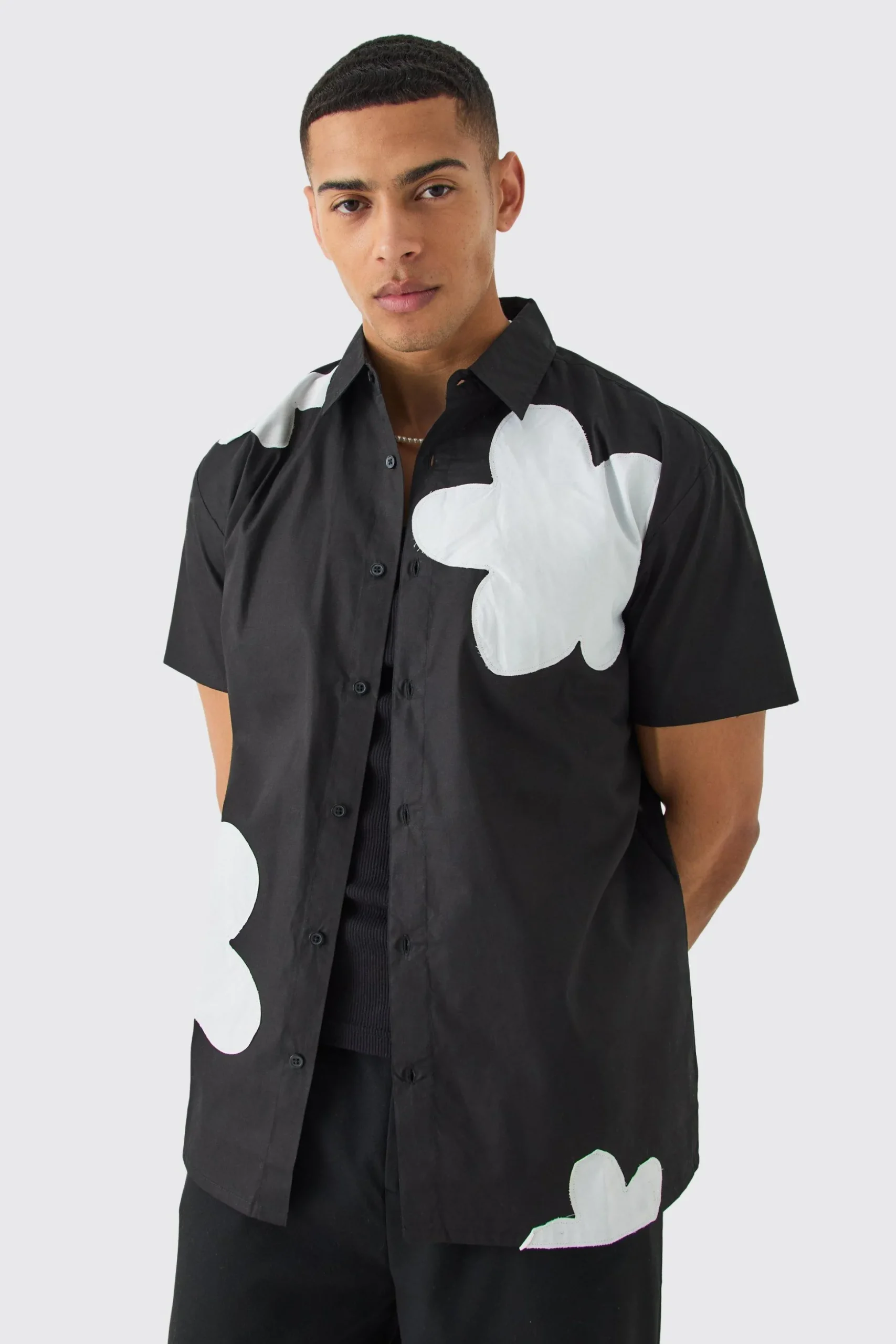 Short Sleeve Oversized Poplin Floral Applique Shirt | BoohooMAN UK