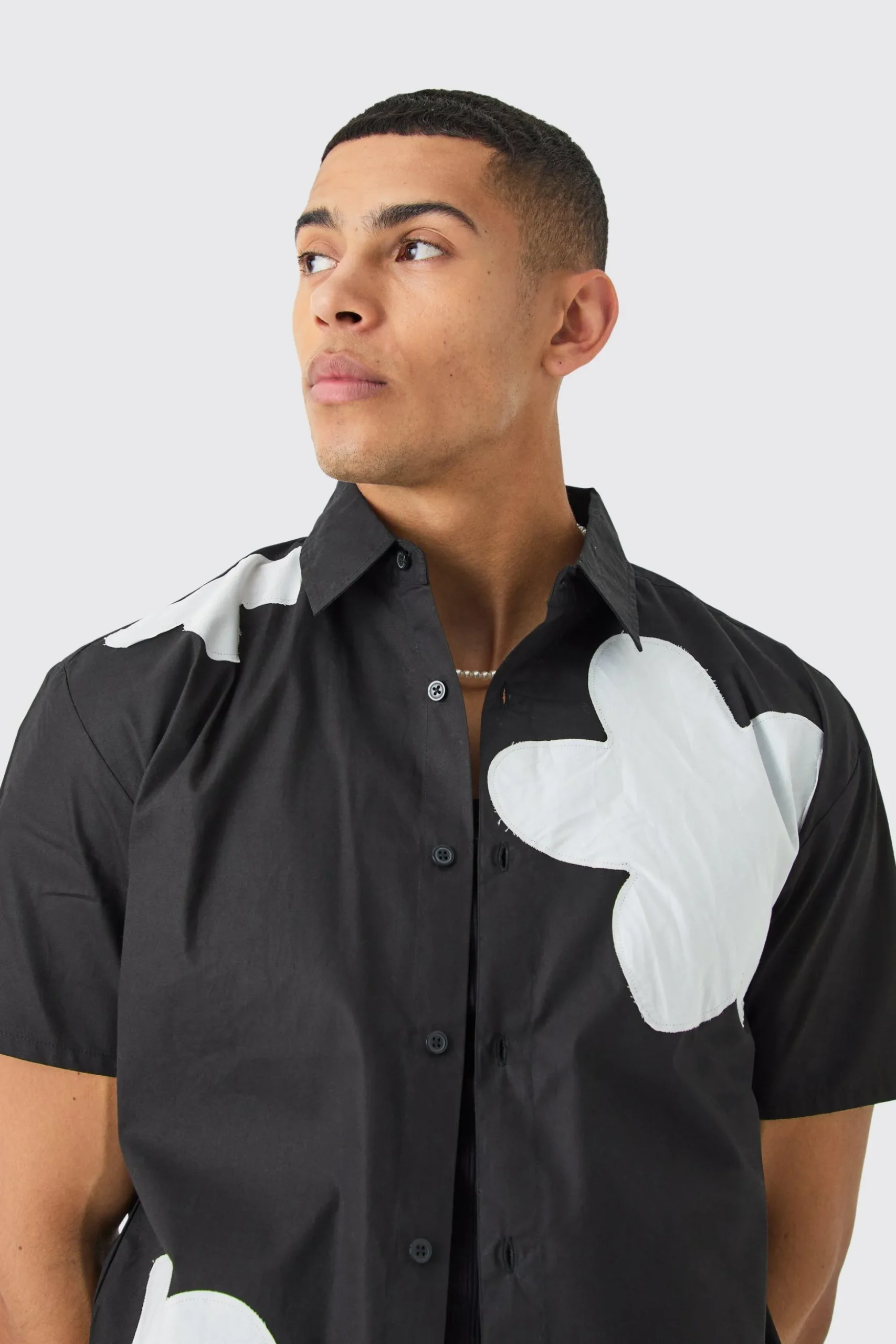 Short Sleeve Oversized Poplin Floral Applique Shirt | BoohooMAN UK