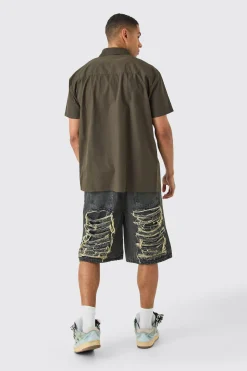 Short Sleeve Oversized Poplin Stripe Applique Shirt | BoohooMAN UK