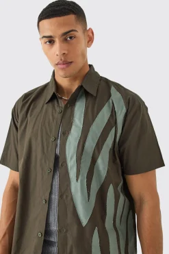 Short Sleeve Oversized Poplin Stripe Applique Shirt | BoohooMAN UK