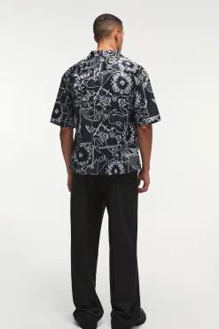 Short Sleeve Oversized Printed Revere Shirt | BoohooMAN UK