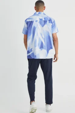 Short Sleeve Oversized Satin Abstract Shirt | BoohooMAN UK