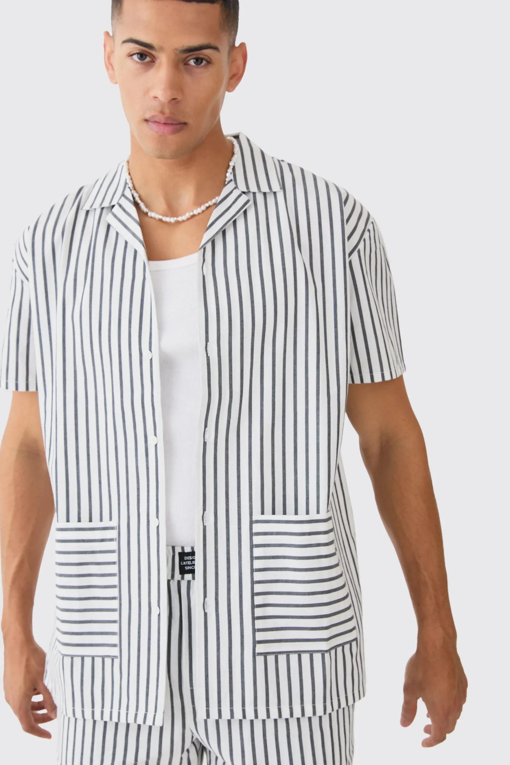 Short Sleeve Oversized Stripe Hem Pocket Shirt | BoohooMAN UK
