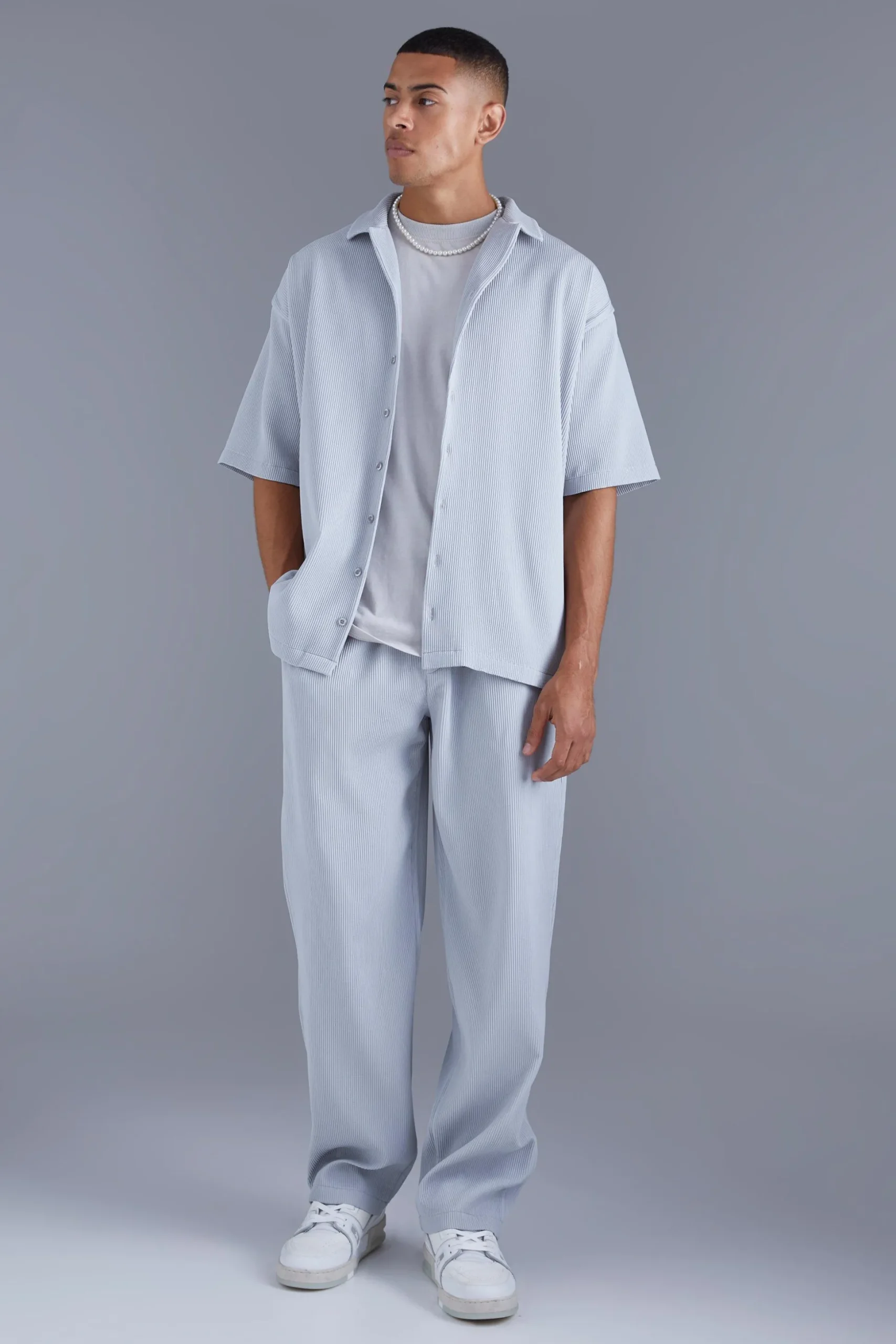 Short Sleeve Pleated Oversized Shirt | BoohooMAN UK