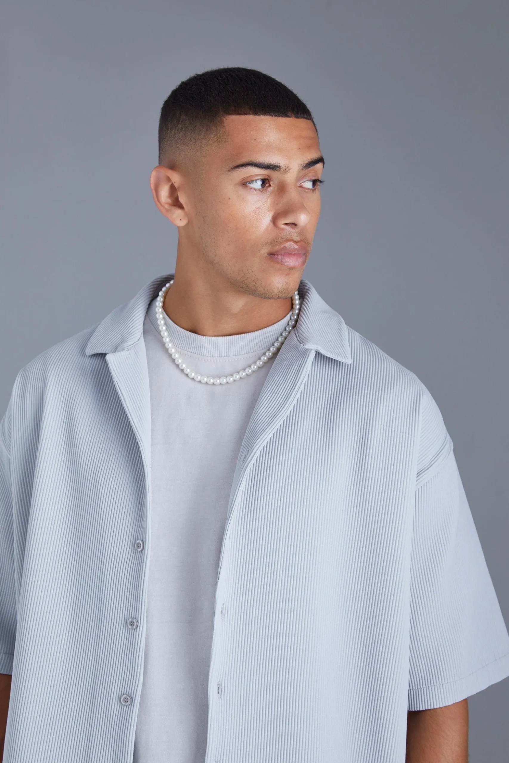Short Sleeve Pleated Oversized Shirt | BoohooMAN UK