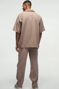 Short Sleeve Revere Oversized Pleated Shirt | BoohooMAN UK
