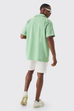 Short Sleeve Revere Oversized Pleated Shirt | BoohooMAN UK