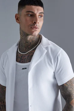 Short Sleeve Revere Stretch Fit Pleated Shirt | BoohooMAN UK