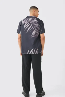 Short Sleeve Satin Oversized Leaf Shirt | BoohooMAN UK