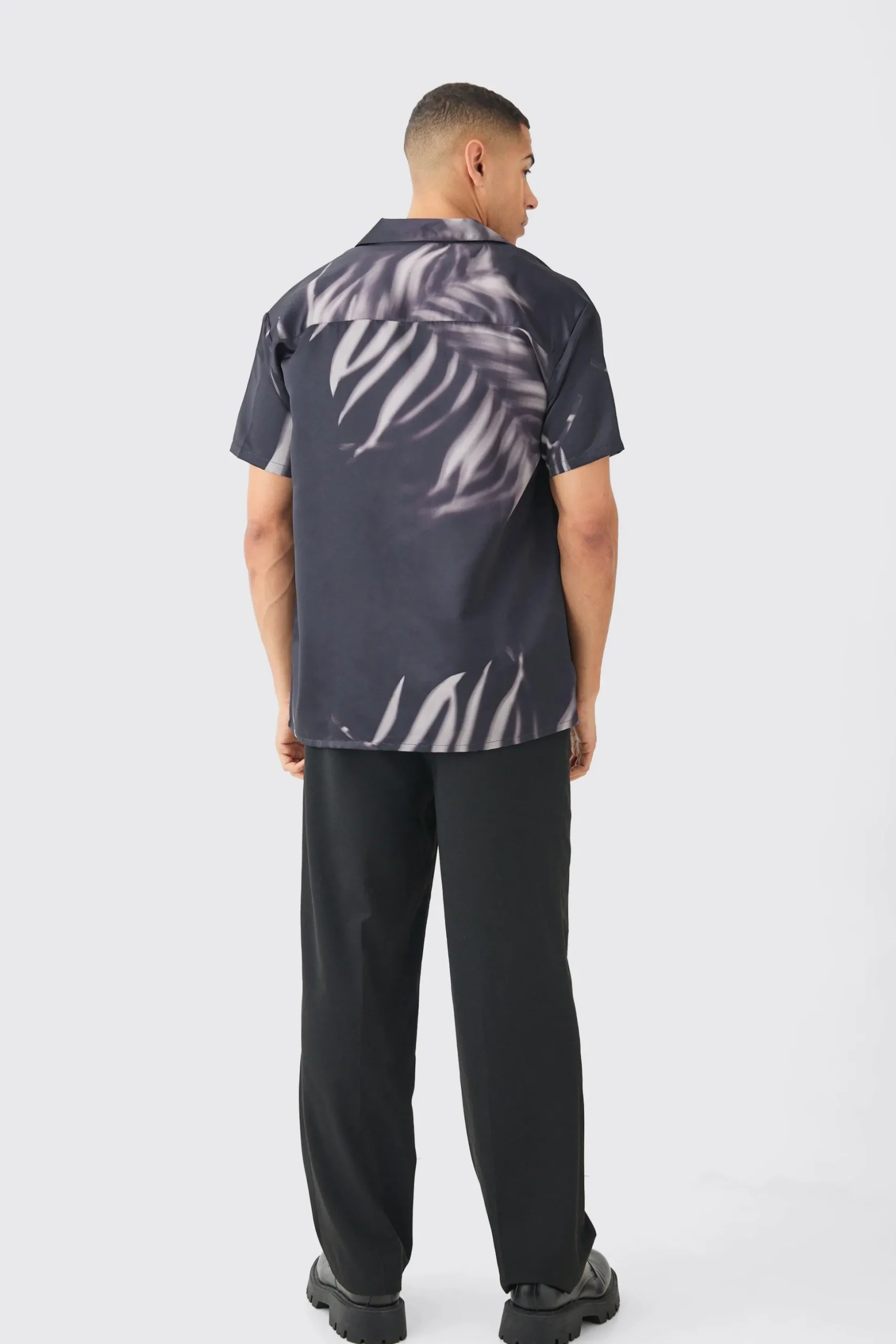 Short Sleeve Satin Oversized Leaf Shirt | BoohooMAN UK