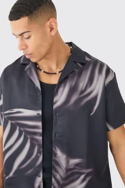 Short Sleeve Satin Oversized Leaf Shirt | BoohooMAN UK