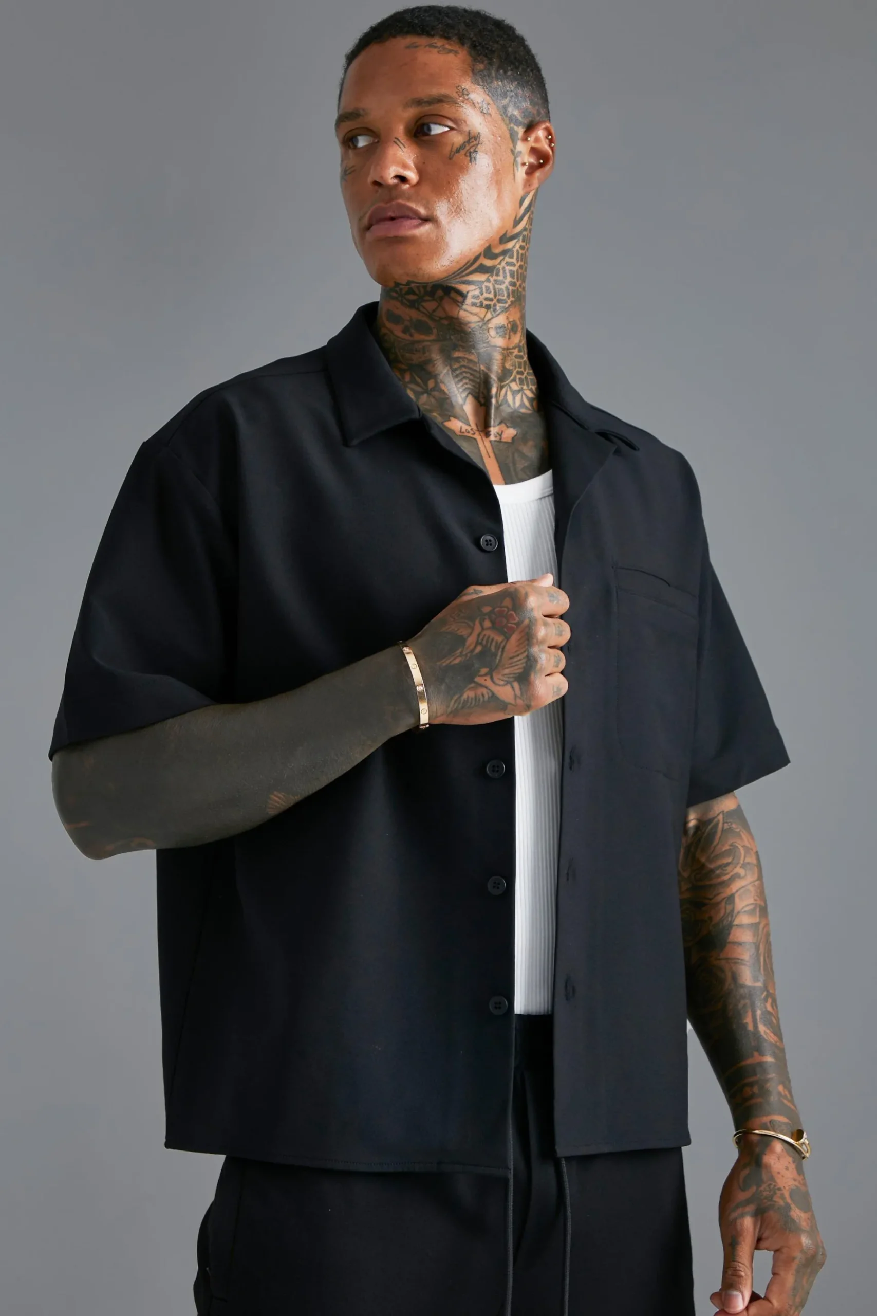 Short Sleeve Stretch Boxy Fit Shirt | BoohooMAN UK
