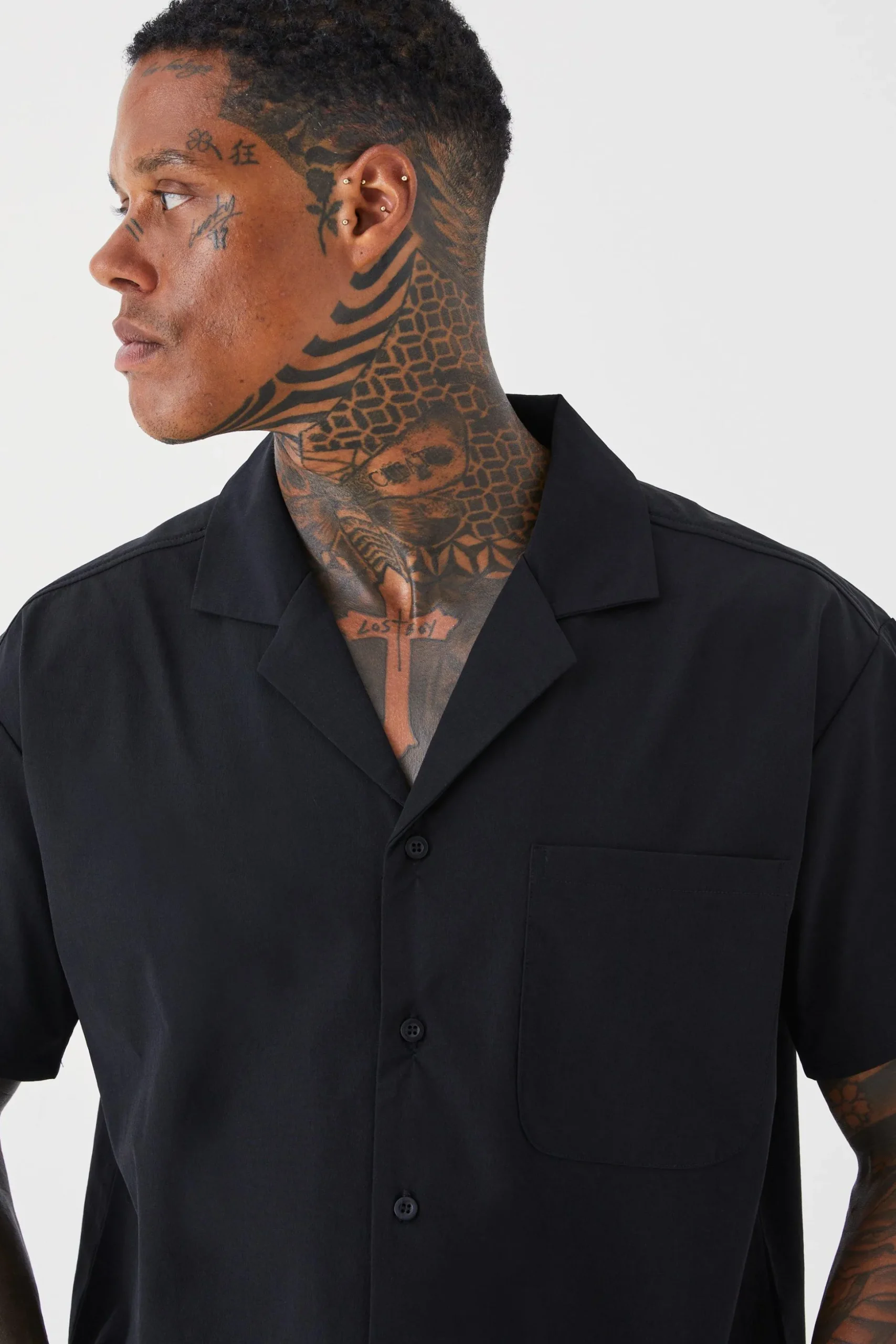 Short Sleeve Stretch Boxy Fit Shirt | BoohooMAN UK