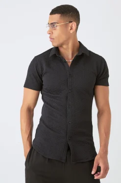 Short Sleeve Triangle Geo Muscle Fit Shirt | BoohooMAN UK