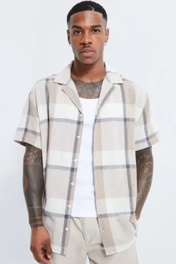 Short Sleeved Oversized Check Linen Shirt | BoohooMAN UK