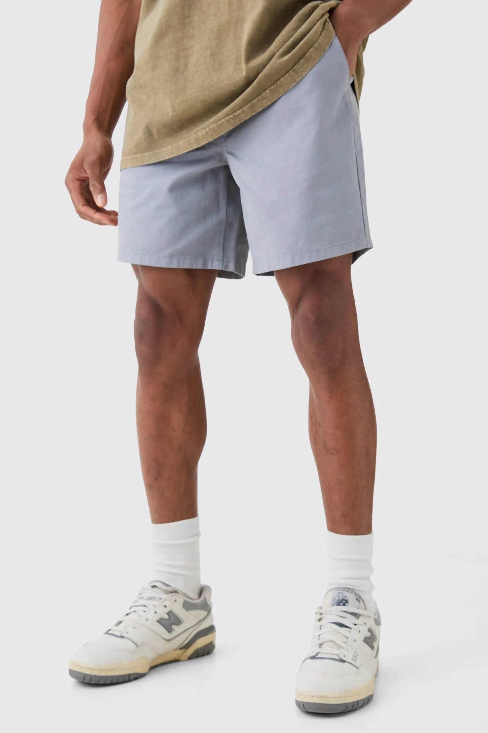 Shorter Length Relaxed Fit Elasticated Waist Chino Shorts In Grey | BoohooMAN UK