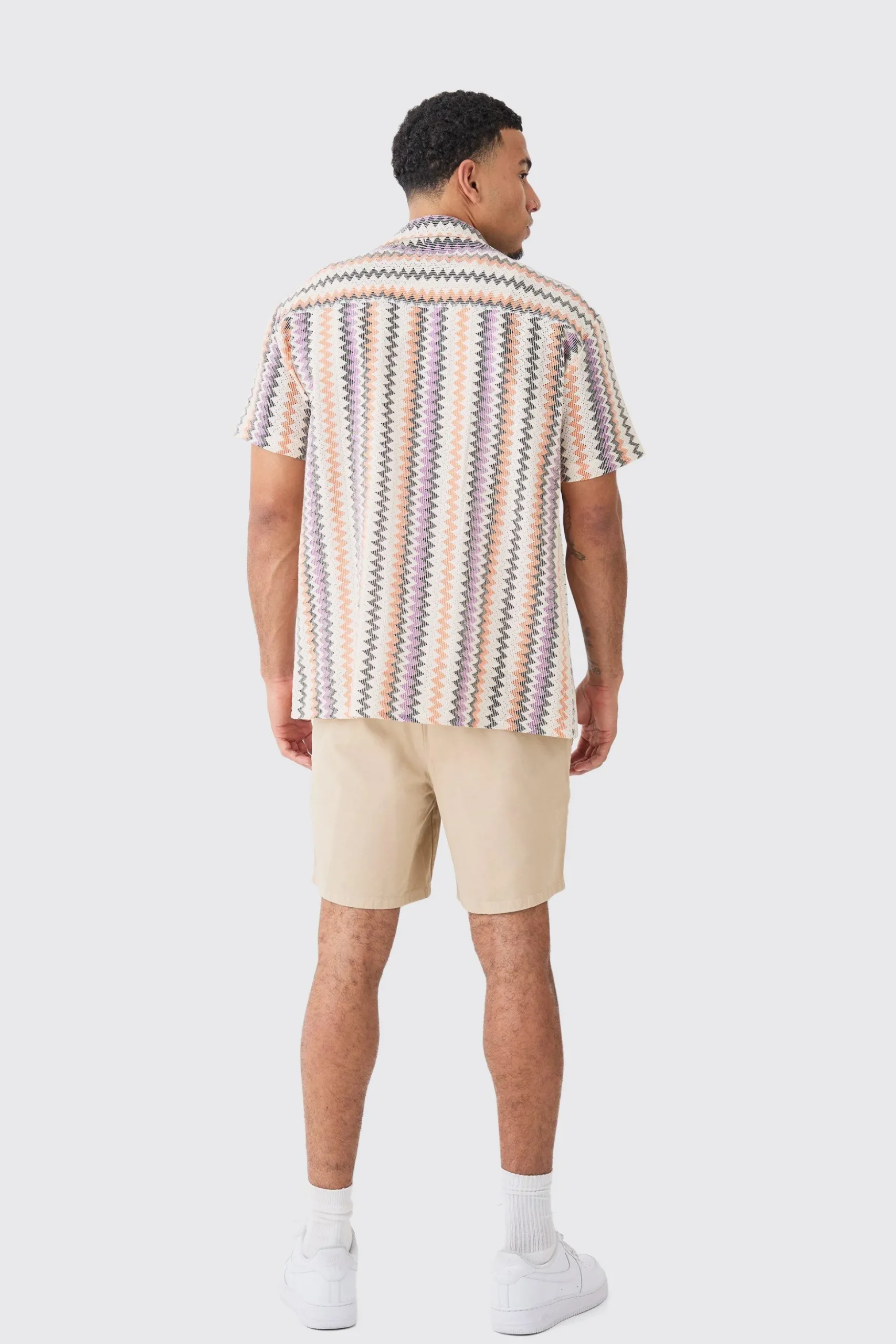 Shorter Length Relaxed Fit Elasticated Waist Chino Shorts In Stone | BoohooMAN UK