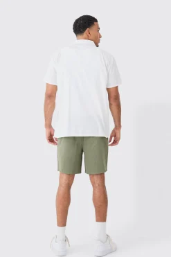 Shorter Length Relaxed Fit Elasticated Waist Chino Shorts In Khaki | BoohooMAN UK
