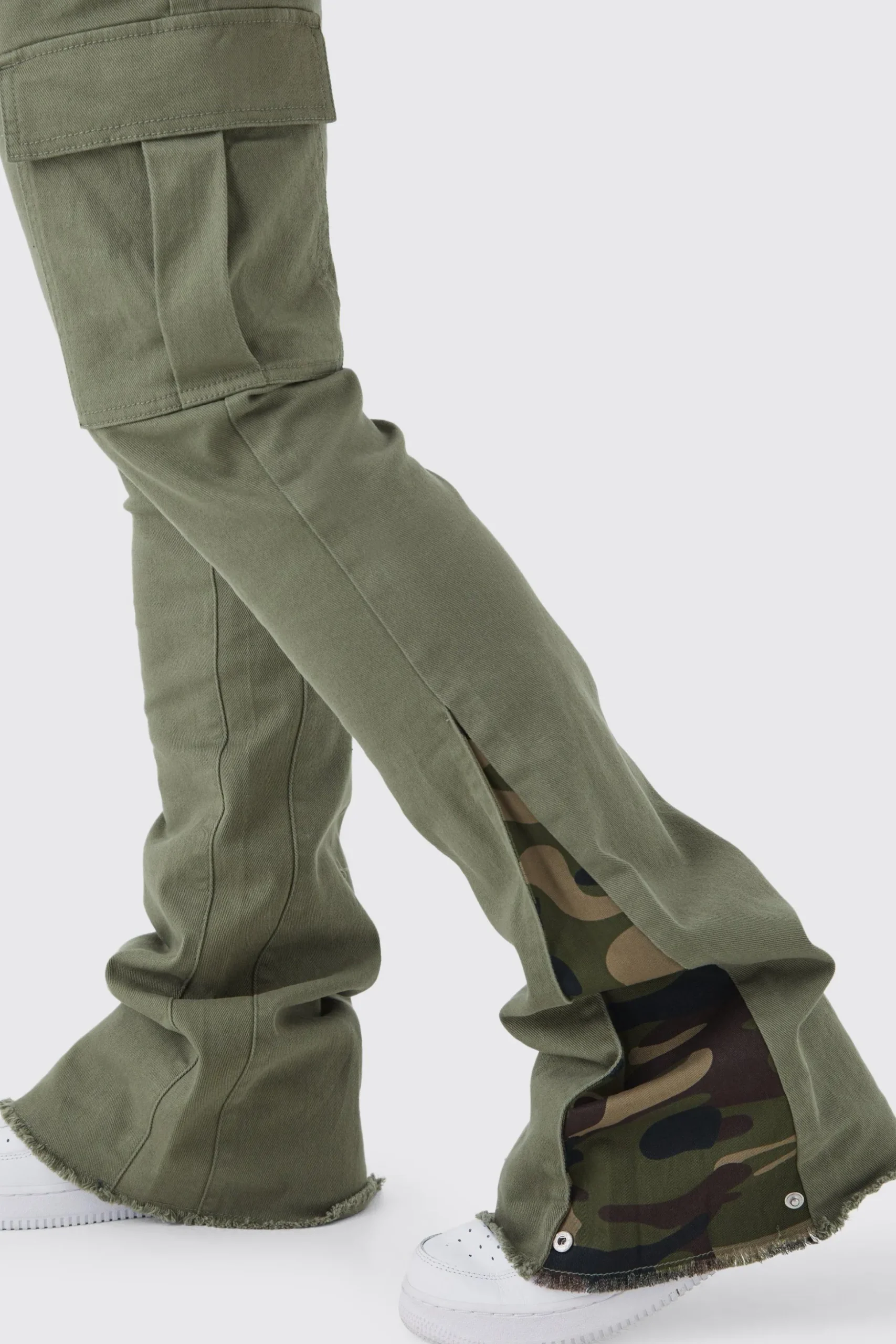 Skinny Stacked Flare Camo Gusset Cargo Trouser | BoohooMAN UK