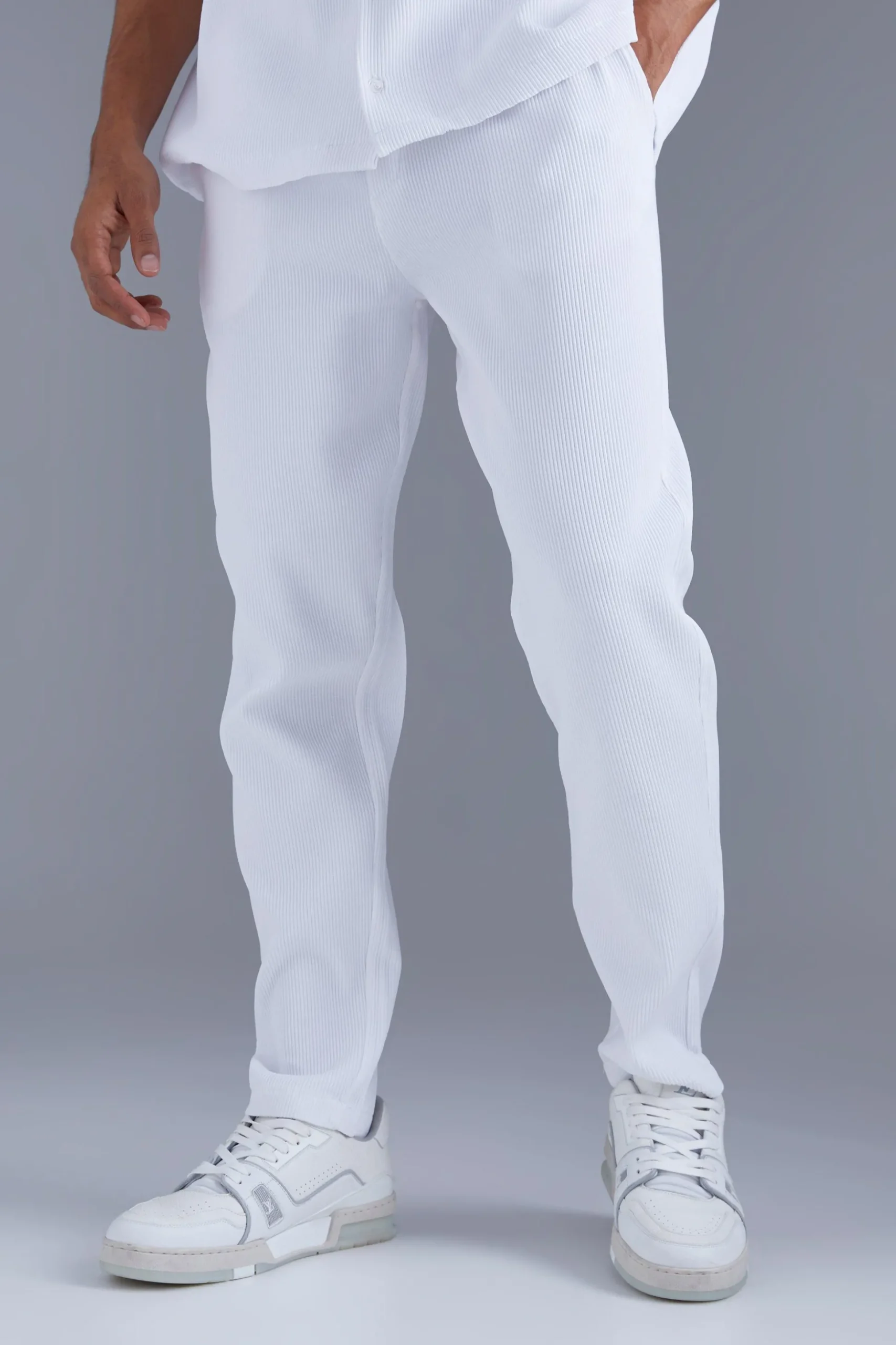 Slim Fit Pleated Trousers | BoohooMAN UK