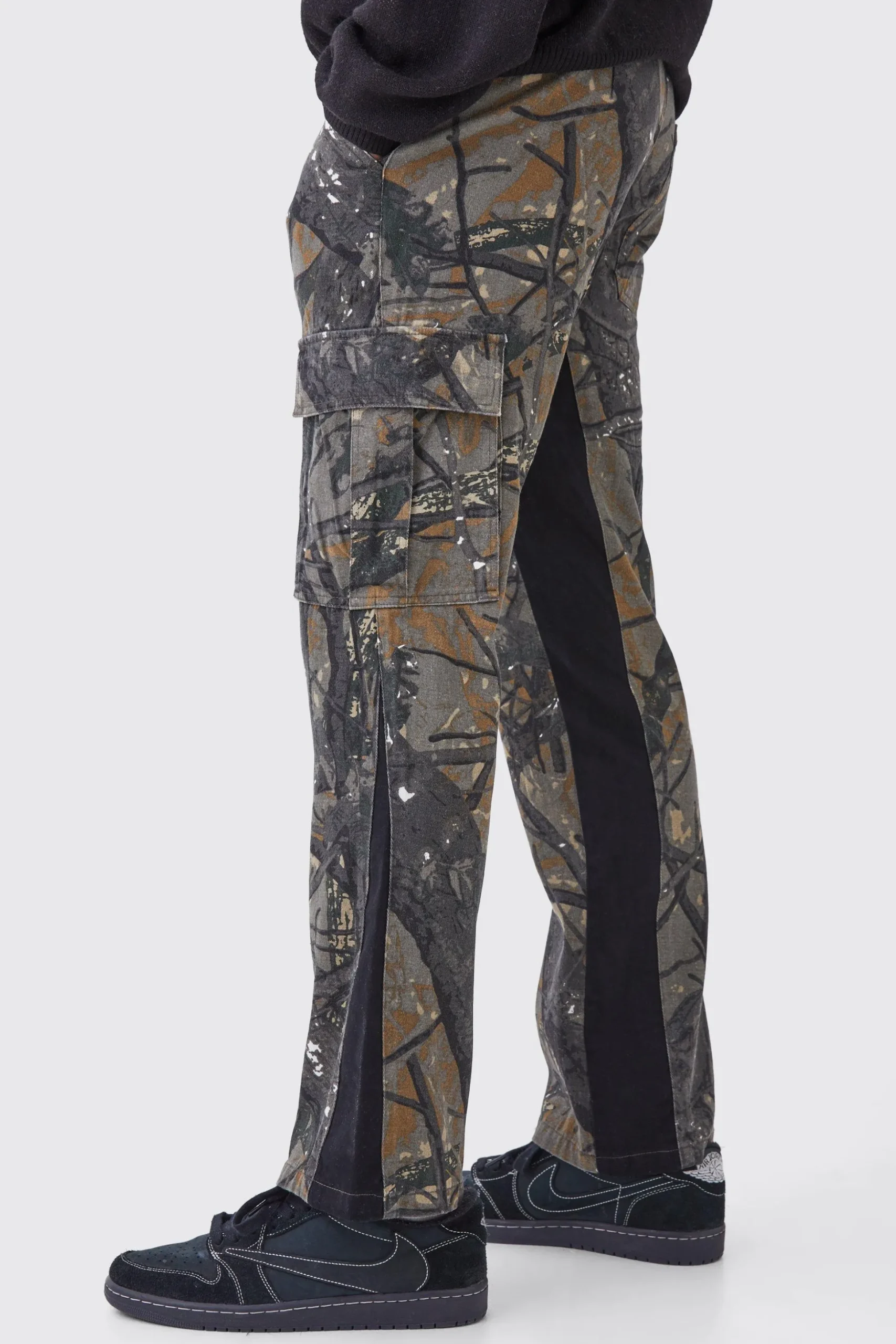 Slim Flare Forrest Camo Gusset Cargo Trouser | BoohooMAN UK