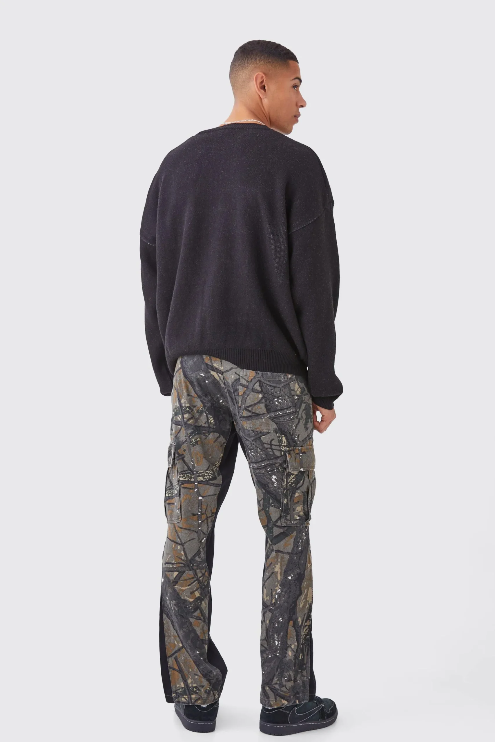 Slim Flare Forrest Camo Gusset Cargo Trouser | BoohooMAN UK