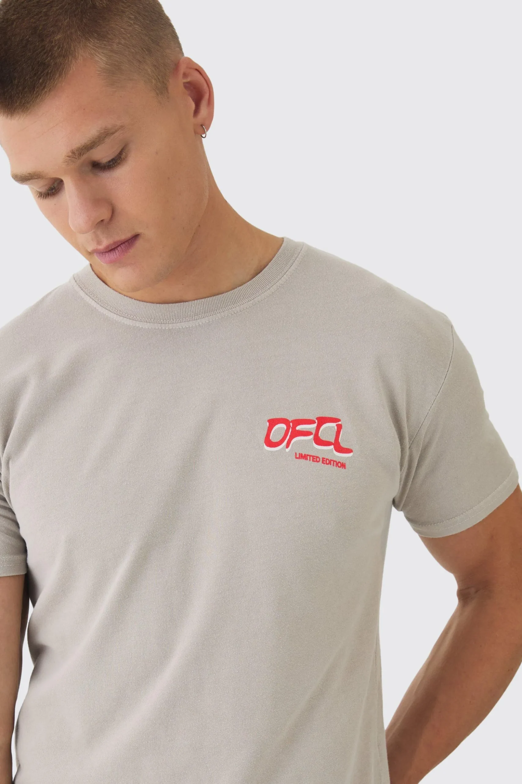 Slim Washed OFCL Chest Print T-Shirt | BoohooMAN UK